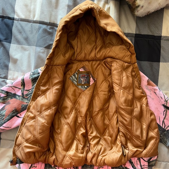 Toddler coat size 3T good condition no rips but some stains on end of sleeves - Picture 2 of 4